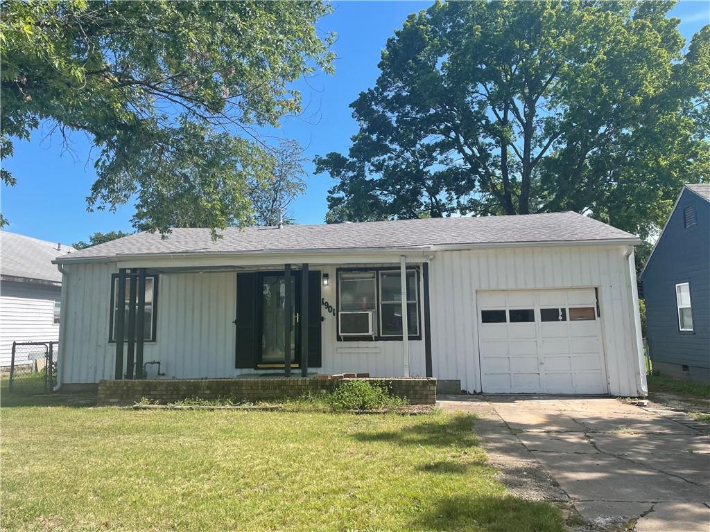 Listing Photo MLS #HMS2565902
