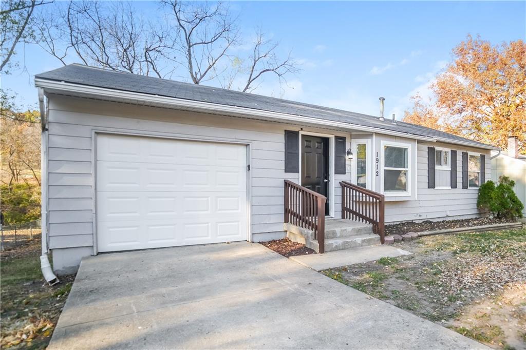 Listing Photo MLS #HMS2565935