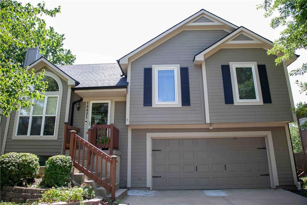 Listing Photo MLS #HMS2566046