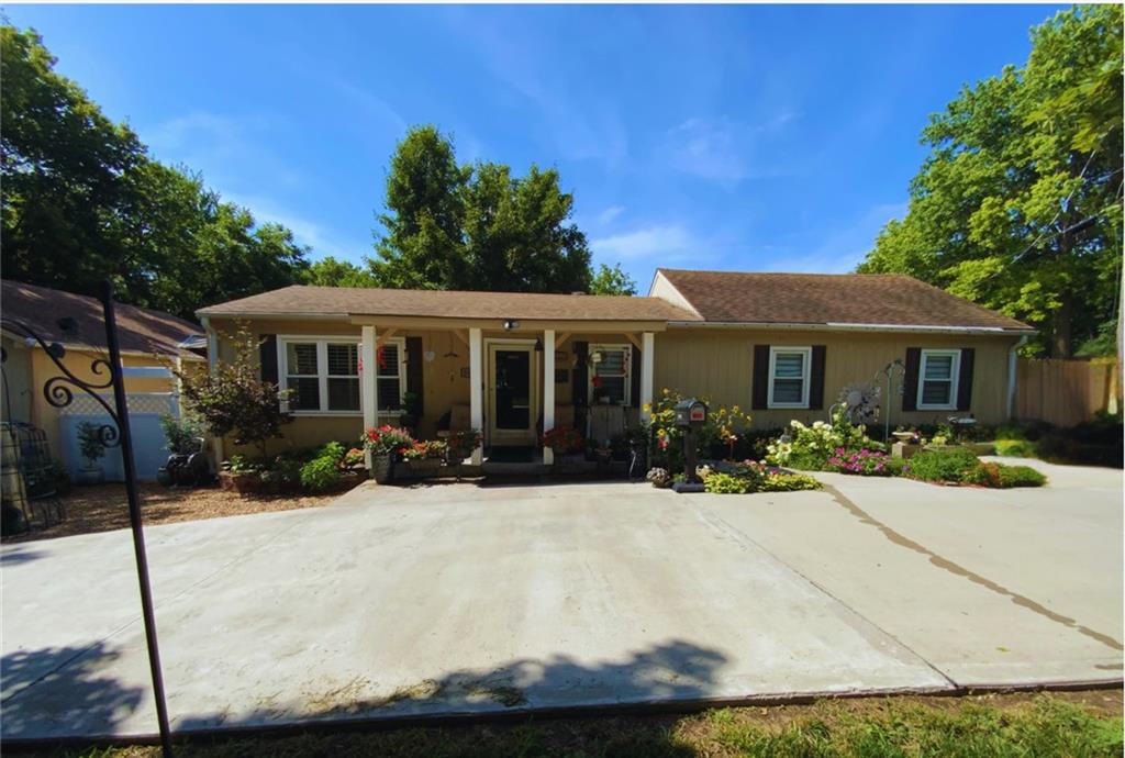Listing Photo MLS #HMS2566399