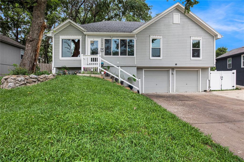 Listing Photo MLS #HMS2567124