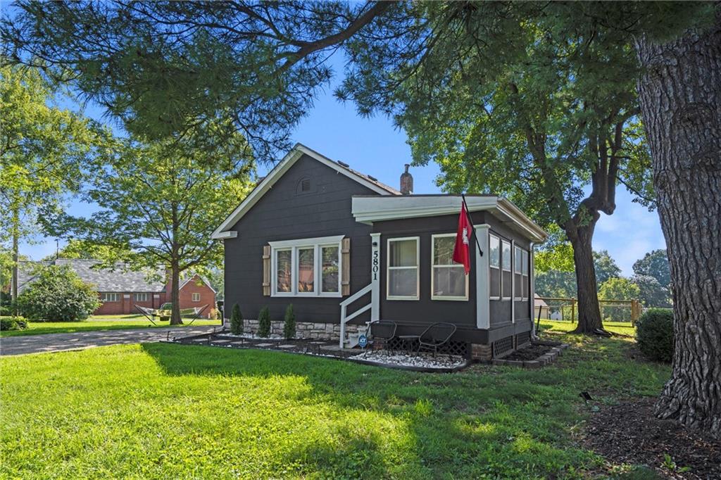 Listing Photo MLS #HMS2567172