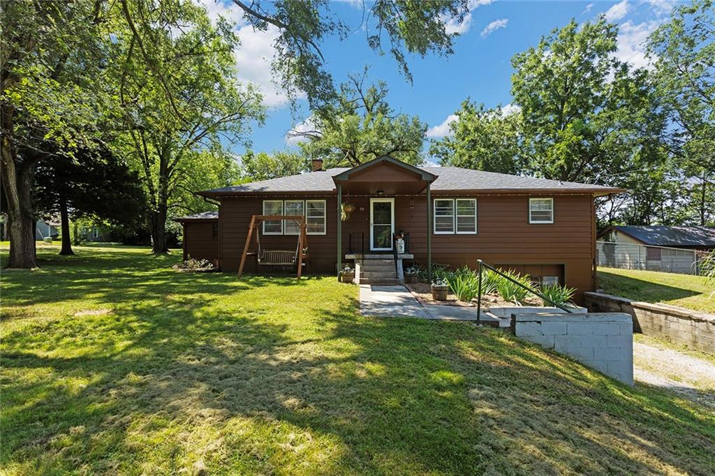 Listing Photo MLS #HMS2567302