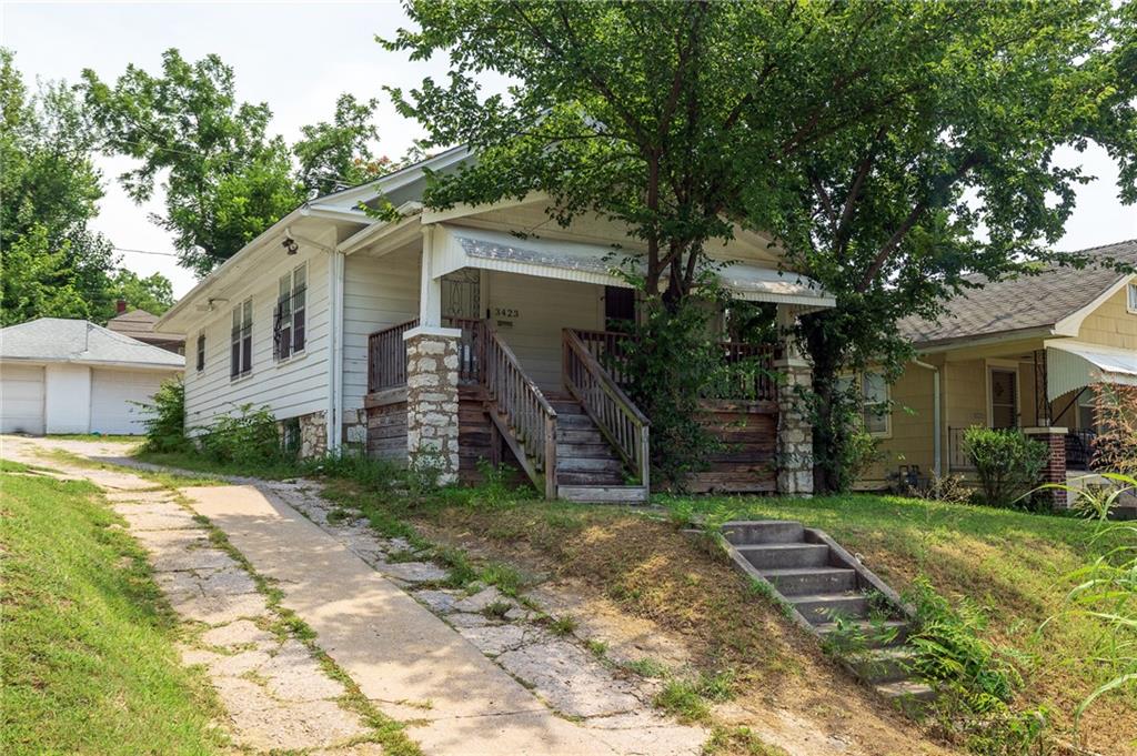 Listing Photo MLS #HMS2567410