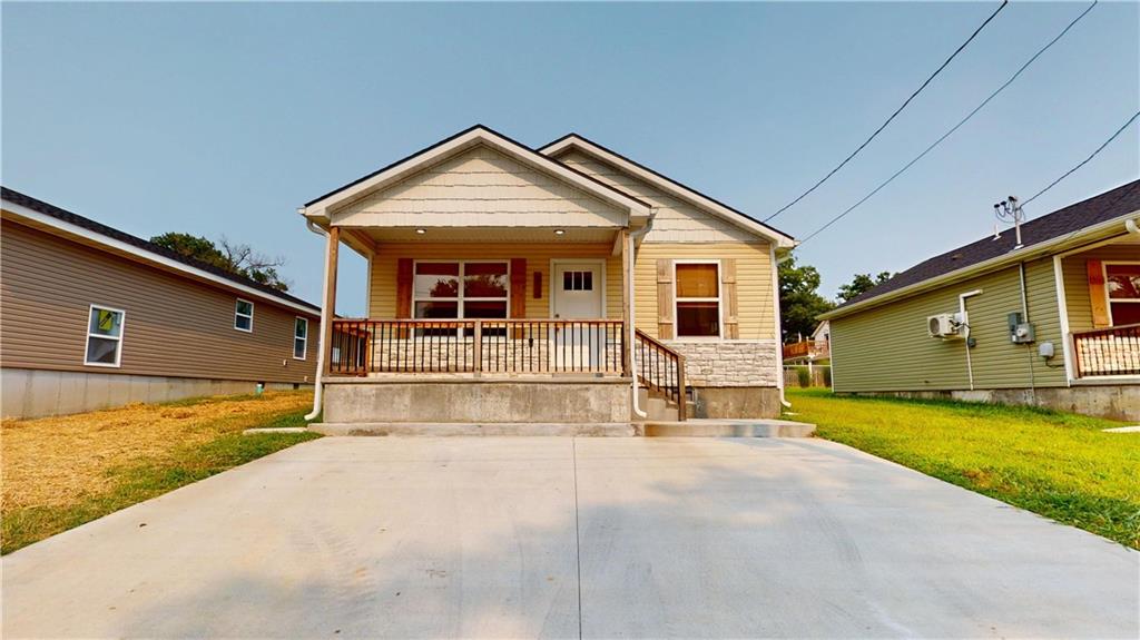 Listing Photo MLS #HMS2567444
