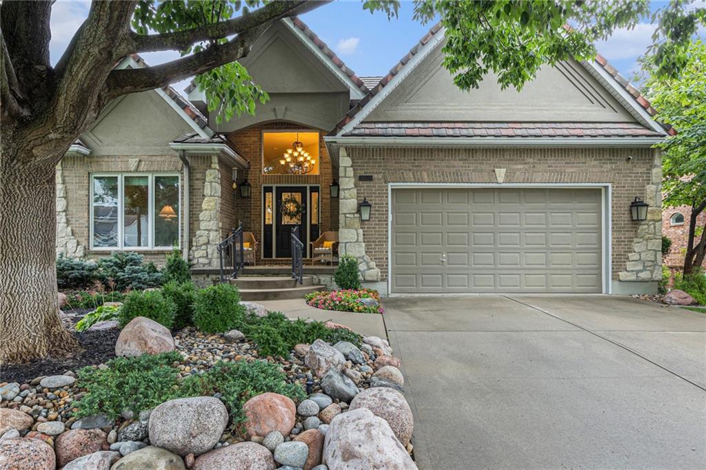 Listing Photo MLS #HMS2567445