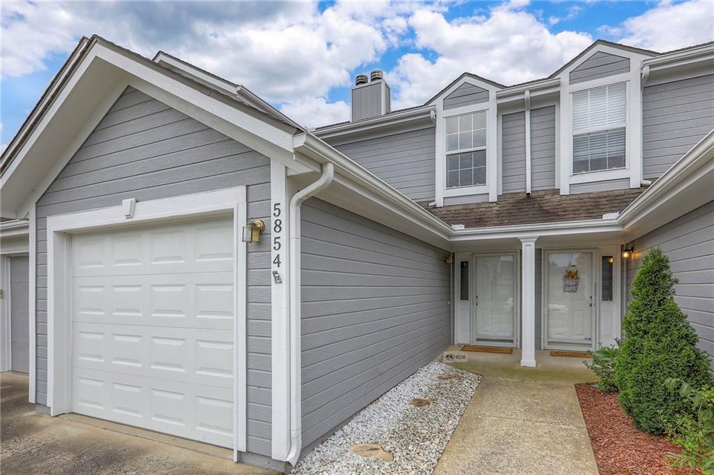 Listing Photo MLS #HMS2567843