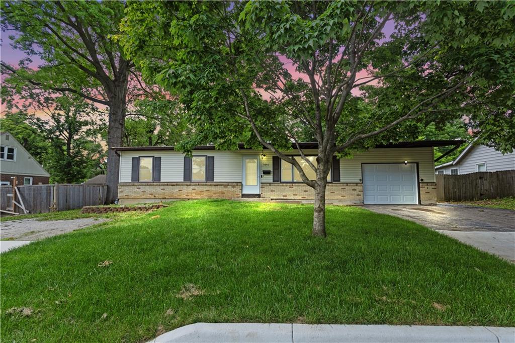 Listing Photo MLS #HMS2567859