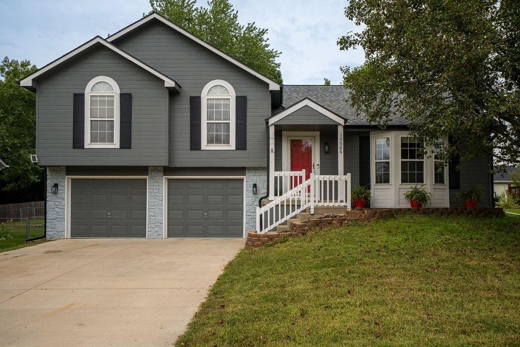 Listing Photo MLS #HMS2567993