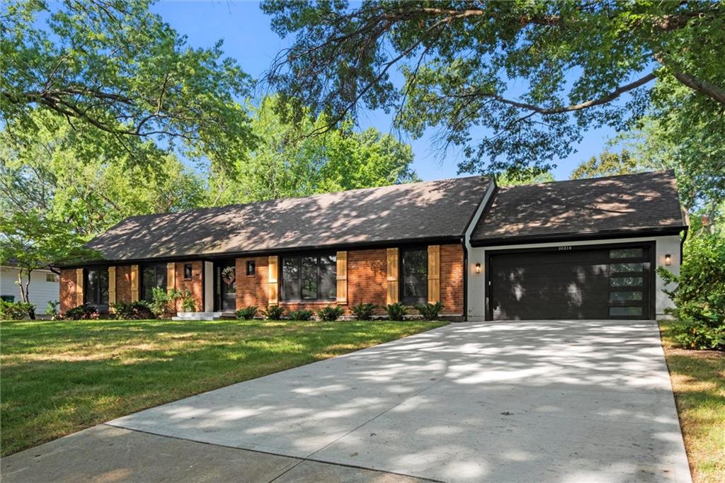 Listing Photo MLS #HMS2568073