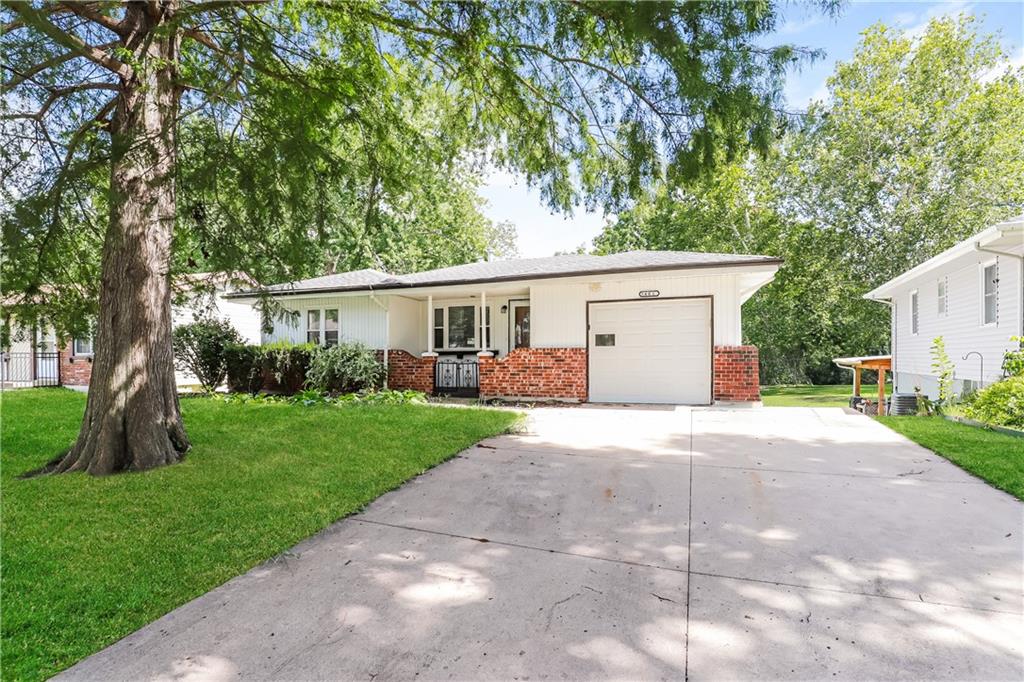 Listing Photo MLS #HMS2568129