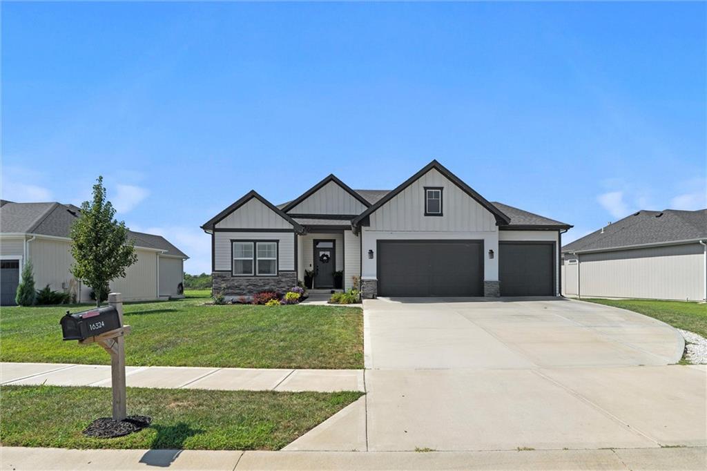 Listing Photo MLS #HMS2568146