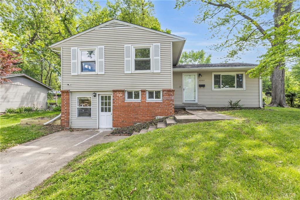 Listing Photo MLS #HMS2568302