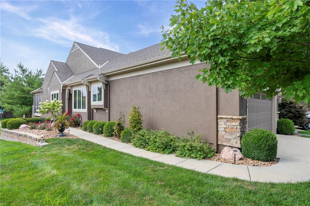 Listing Photo MLS #HMS2568345