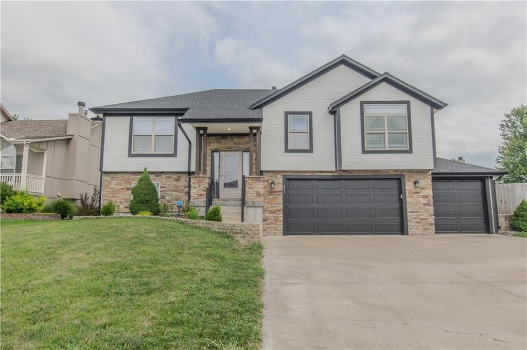 Listing Photo MLS #HMS2568356