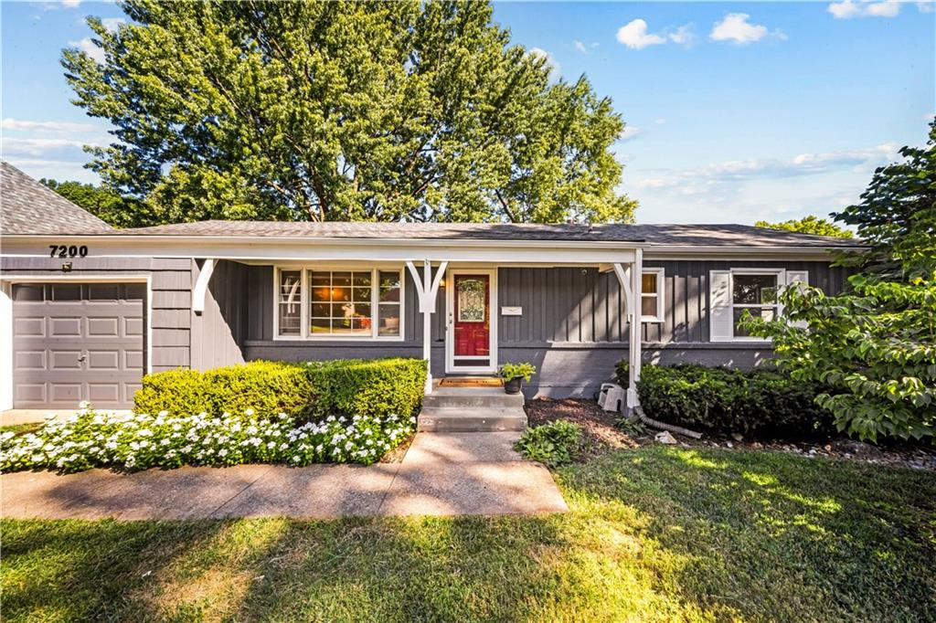 Listing Photo MLS #HMS2568370