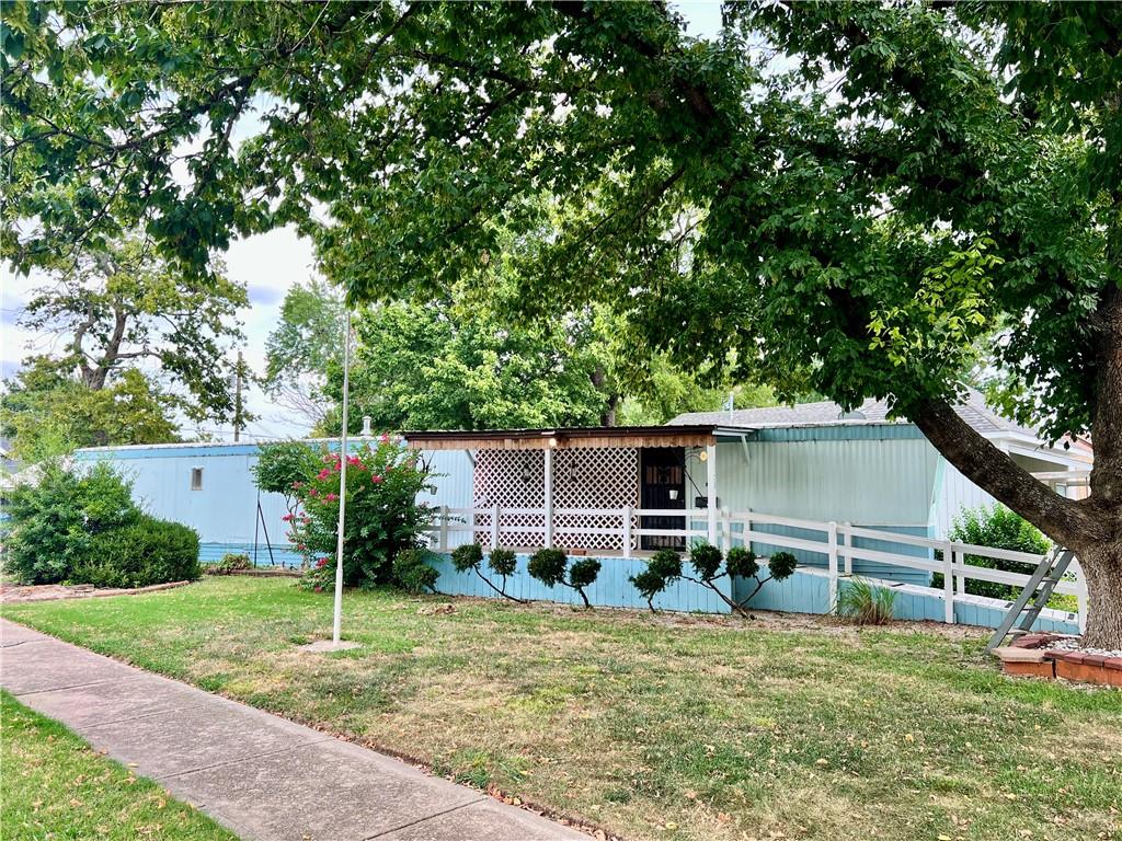 Listing Photo MLS #HMS2568383