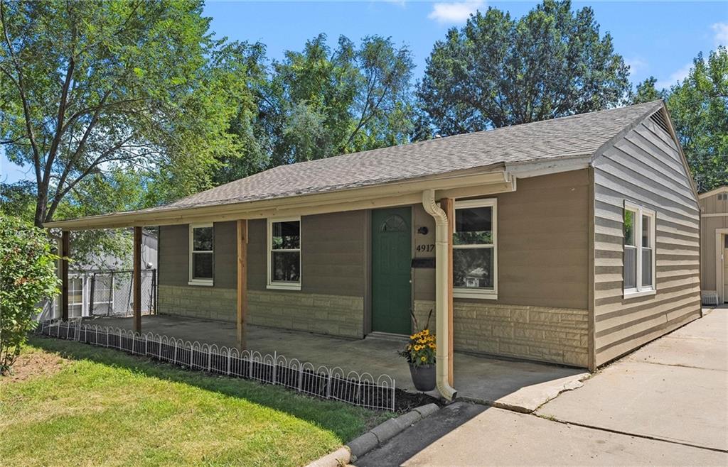Listing Photo MLS #HMS2568557