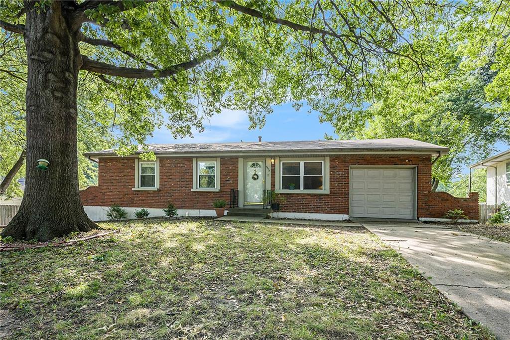 Listing Photo MLS #HMS2568645