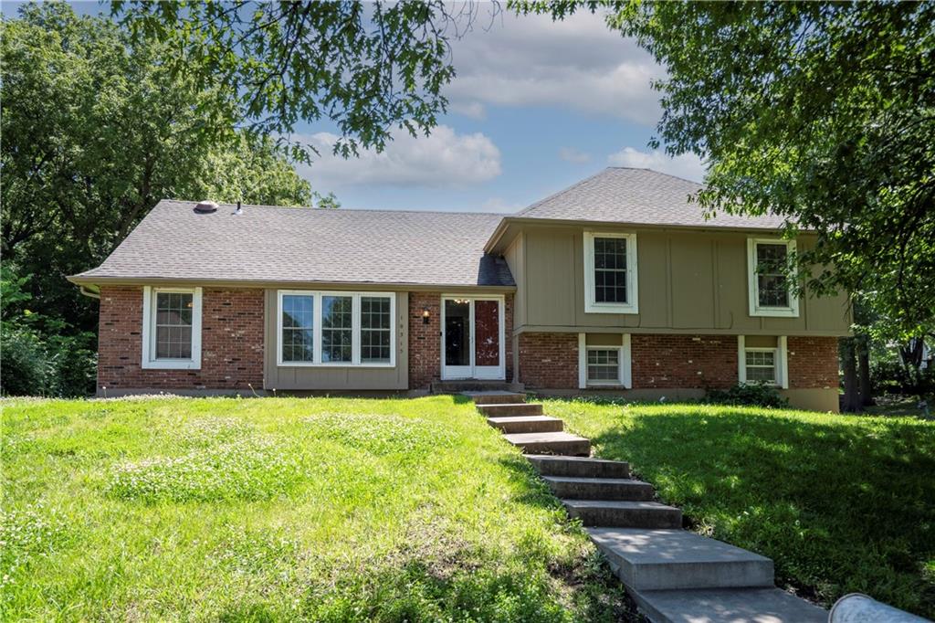 Listing Photo MLS #HMS2568946
