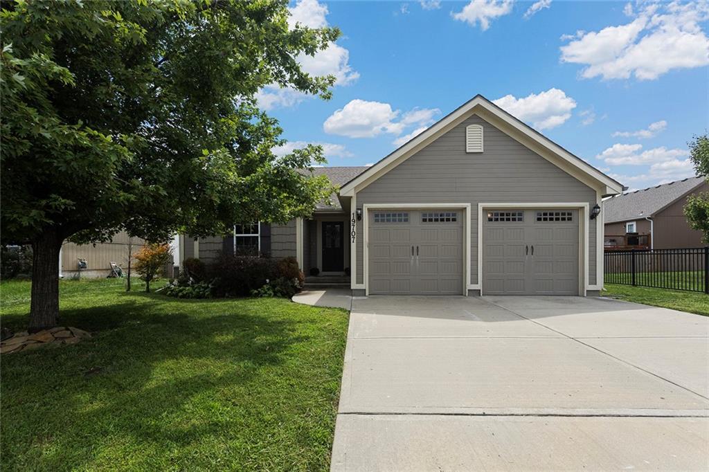 Listing Photo MLS #HMS2568998