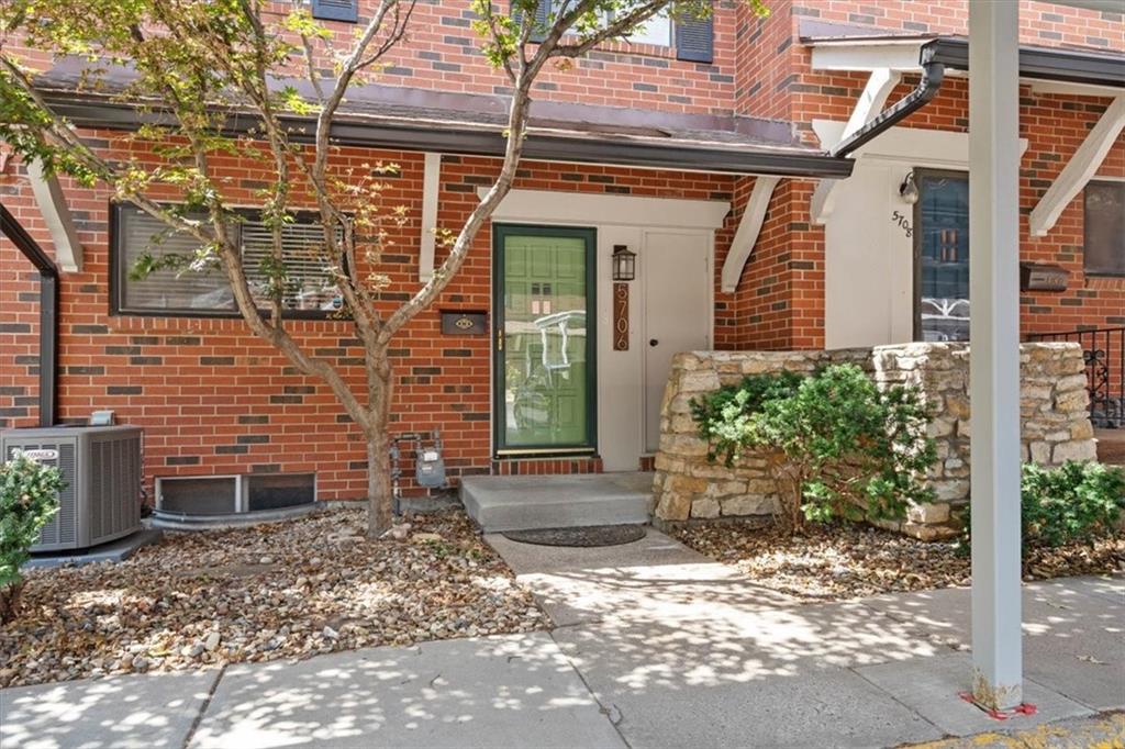 Listing Photo MLS #HMS2569255