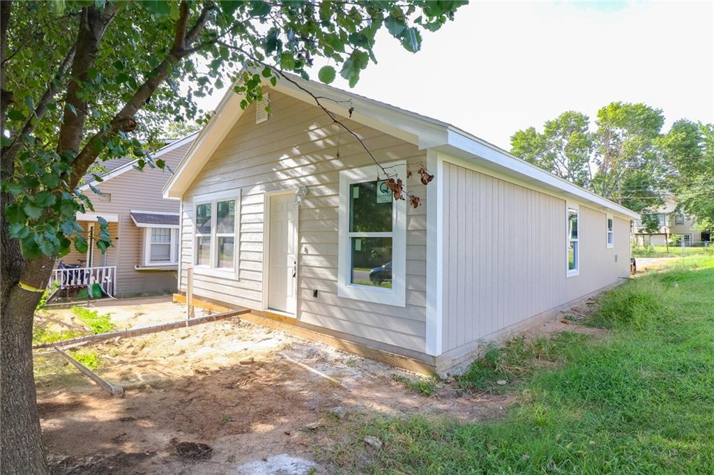 Listing Photo MLS #HMS2569383
