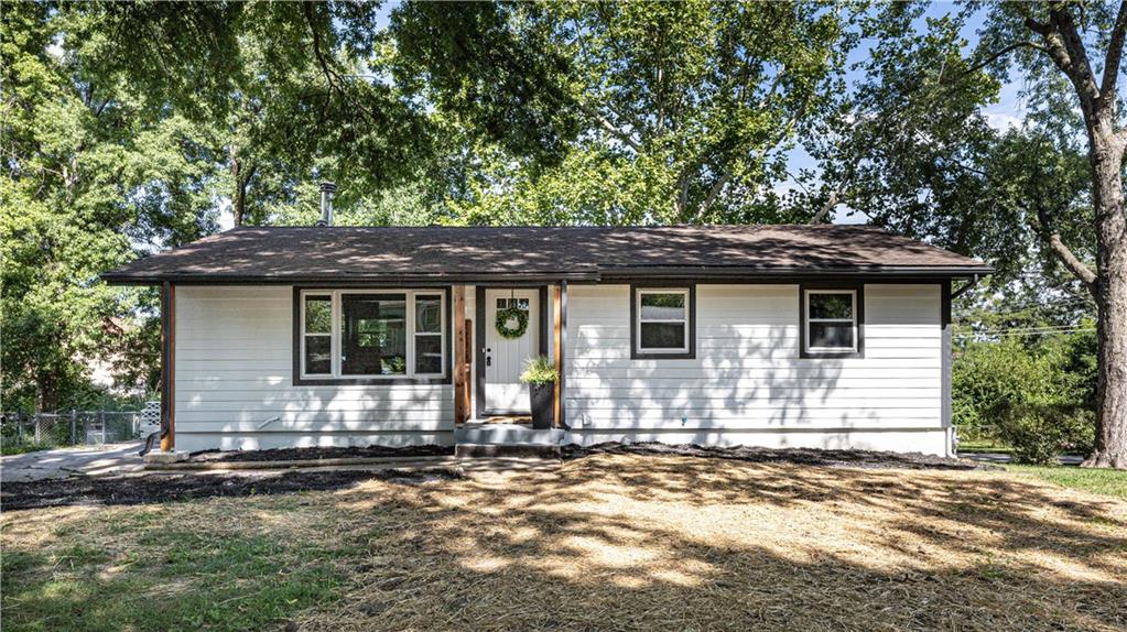 Listing Photo MLS #HMS2570045