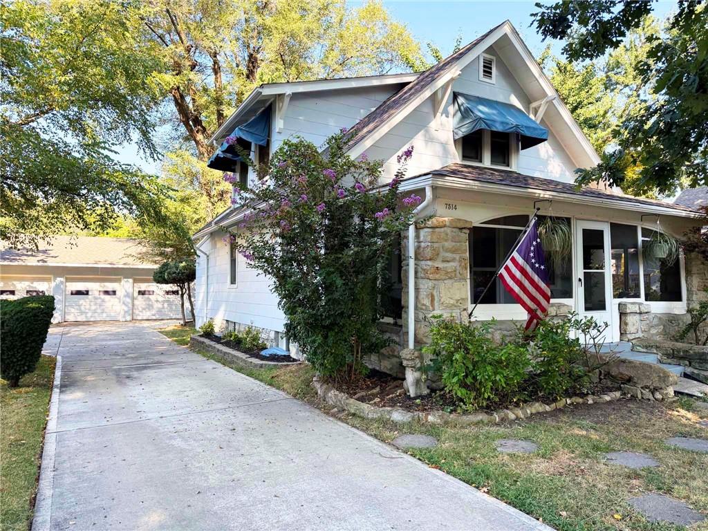 Listing Photo MLS #HMS2570138