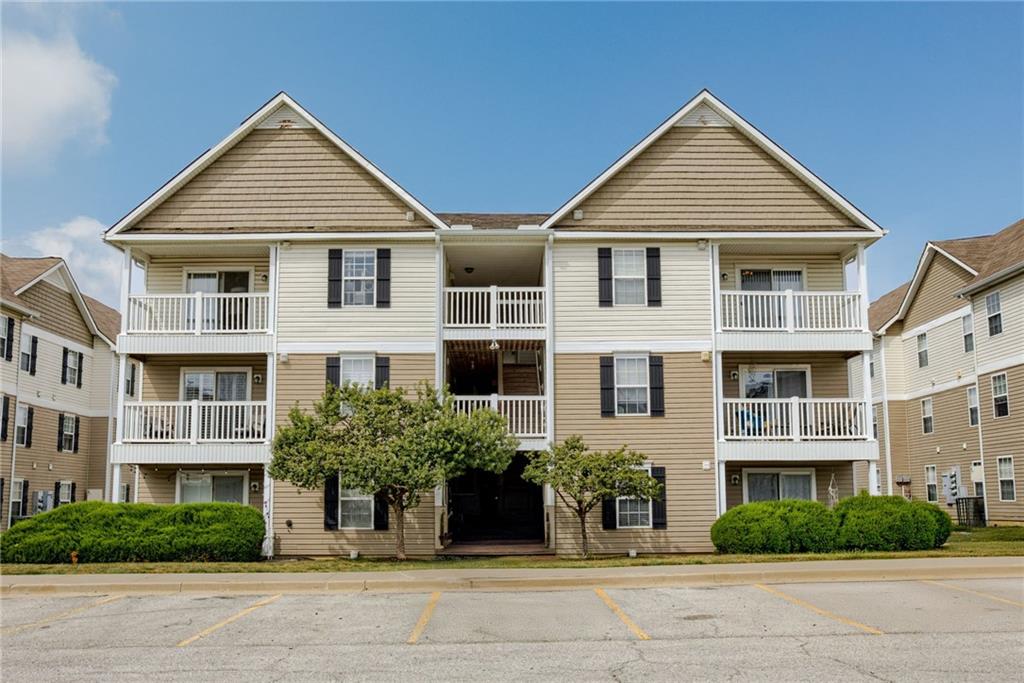 Listing Photo MLS #HMS2570376