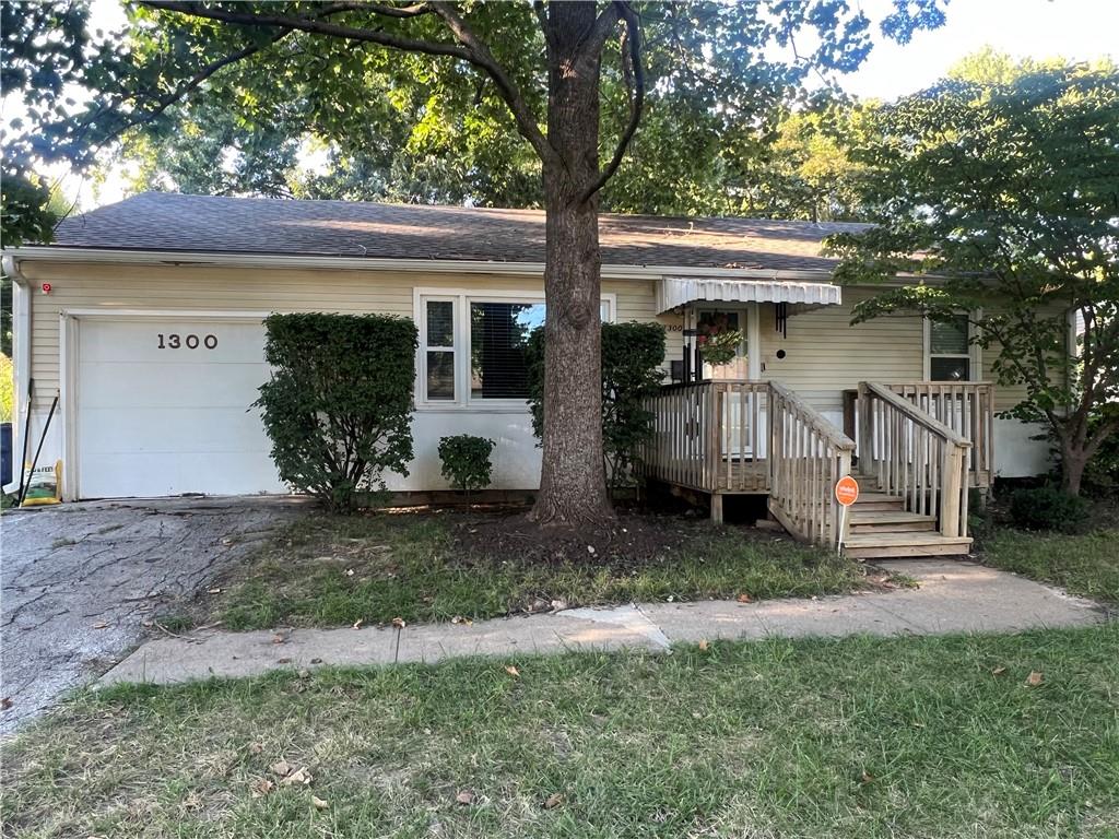 Listing Photo MLS #HMS2570446