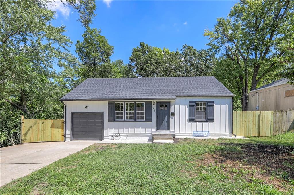 Listing Photo MLS #HMS2570545
