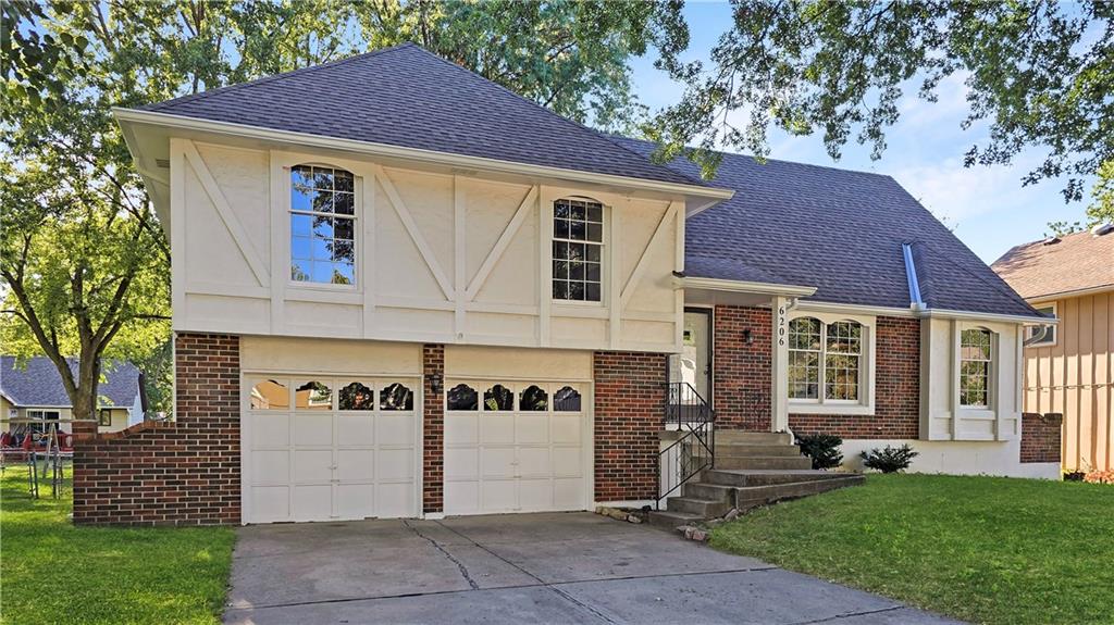 Listing Photo MLS #HMS2570555