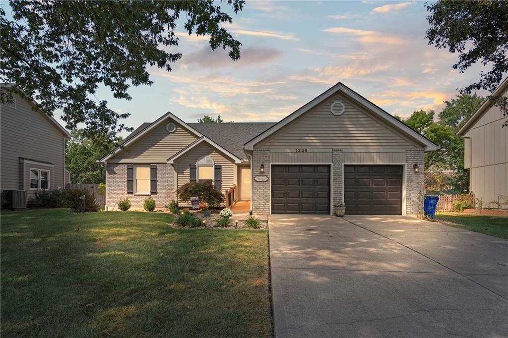 Listing Photo MLS #HMS2570624