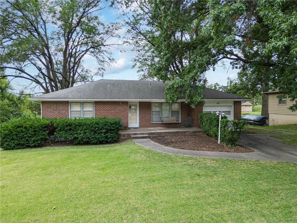Listing Photo MLS #HMS2570650
