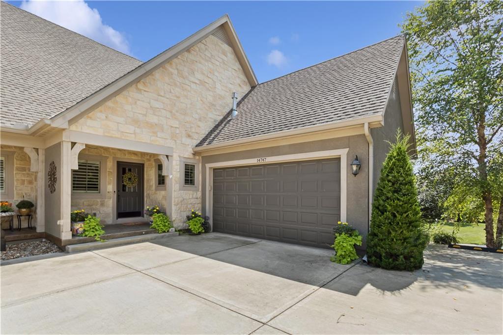 Listing Photo MLS #HMS2570707