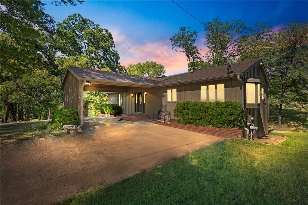 Listing Photo MLS #HMS2570975