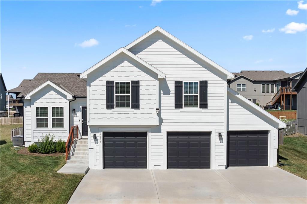 Listing Photo MLS #HMS2571037