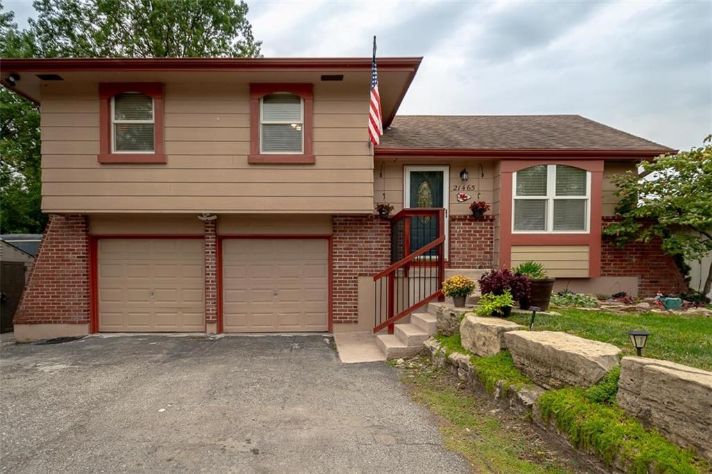 Listing Photo MLS #HMS2571356