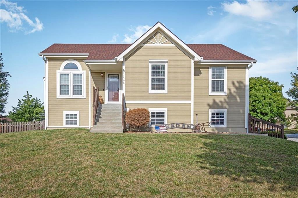 Listing Photo MLS #HMS2571434