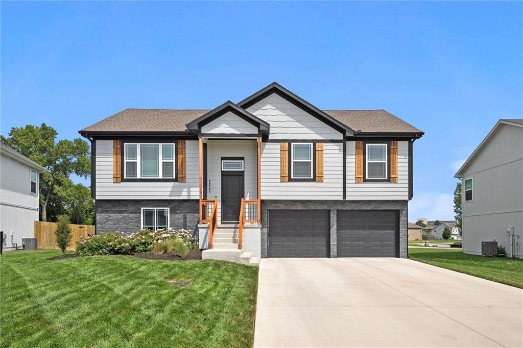 Listing Photo MLS #HMS2571685