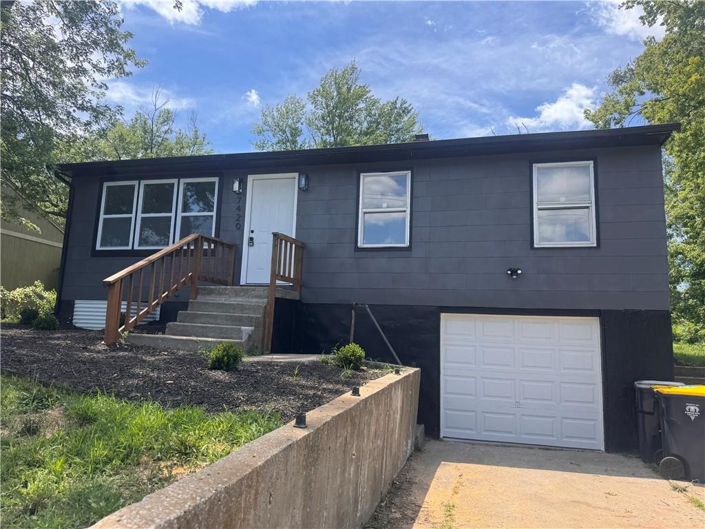 Listing Photo MLS #HMS2572256