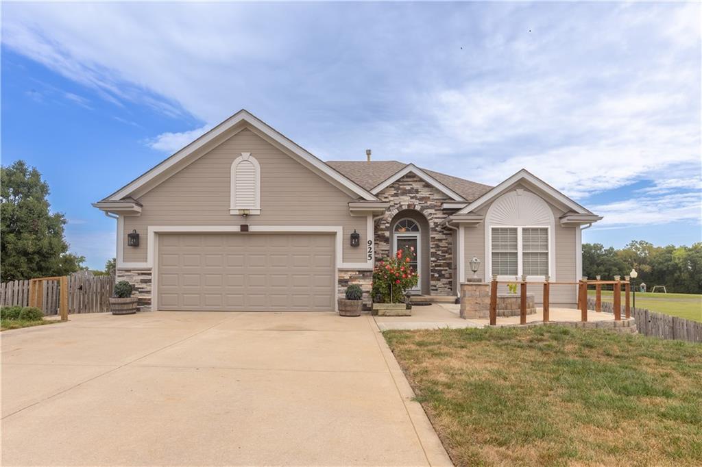 Listing Photo MLS #HMS2572335