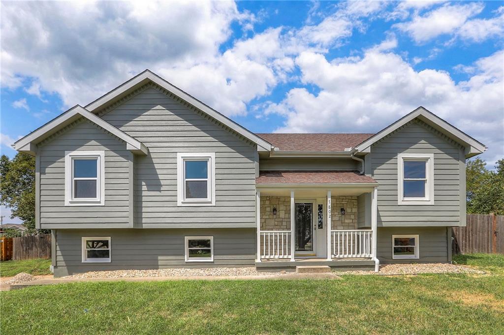 Listing Photo MLS #HMS2572543