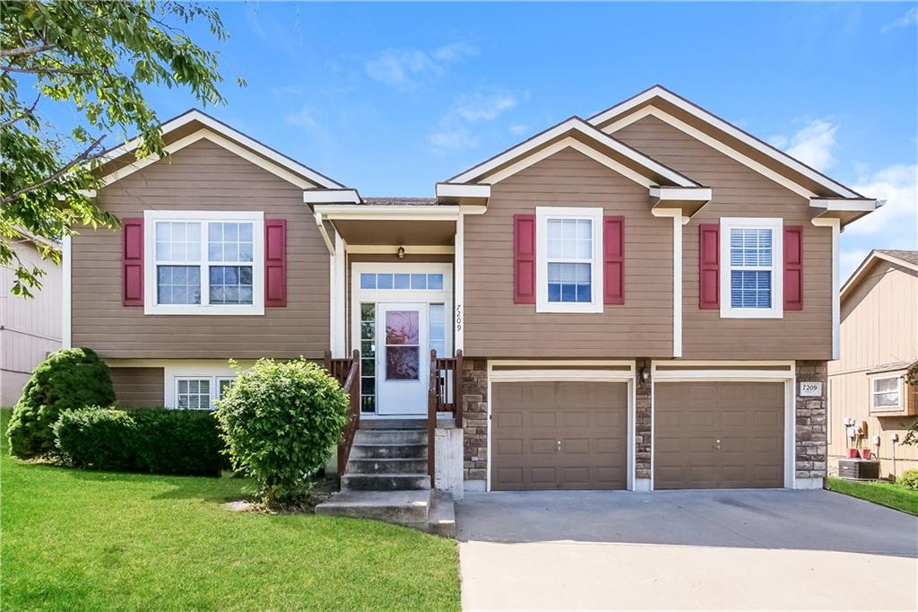 Listing Photo MLS #HMS2572576