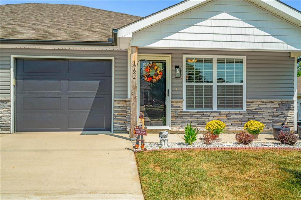Listing Photo MLS #HMS2573796