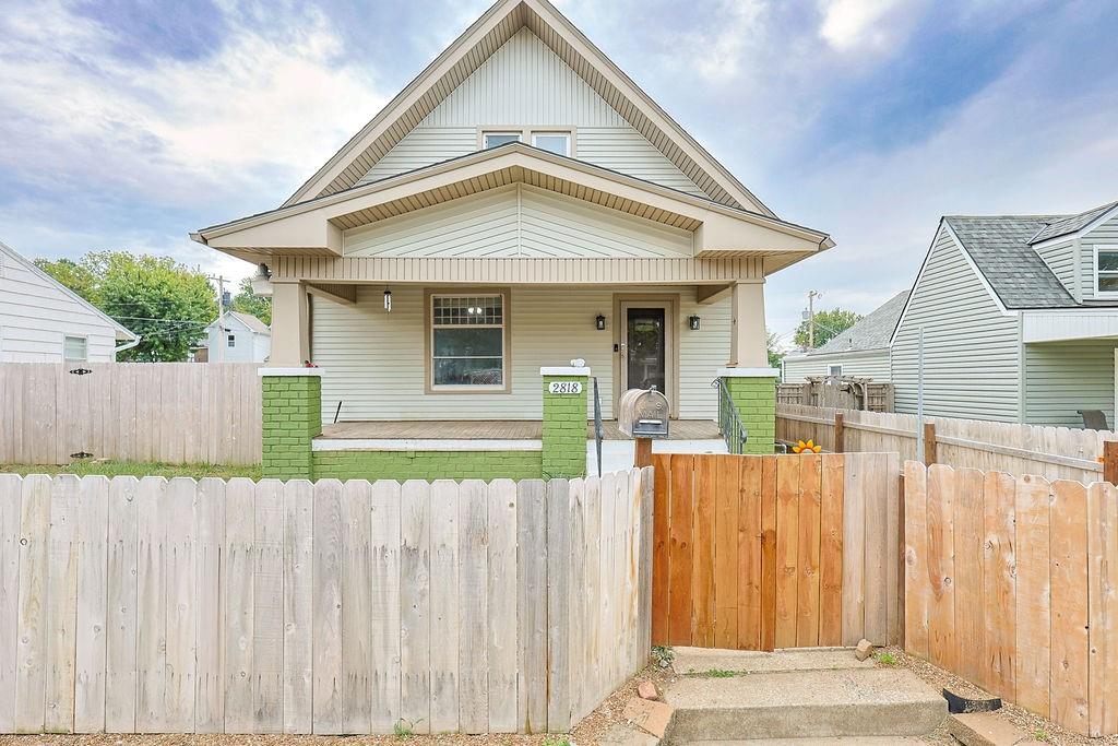 Listing Photo MLS #HMS2573913