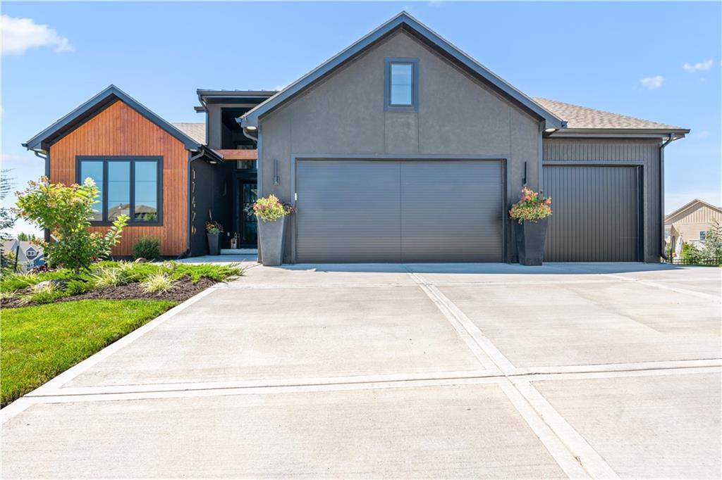 Listing Photo MLS #HMS2574123