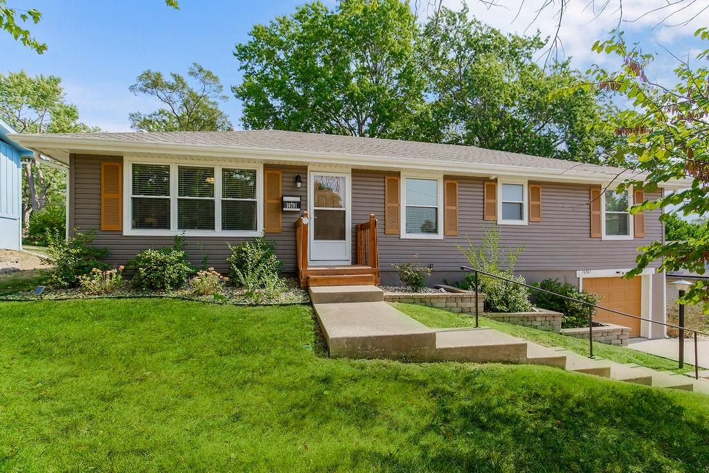 Listing Photo MLS #HMS2574375