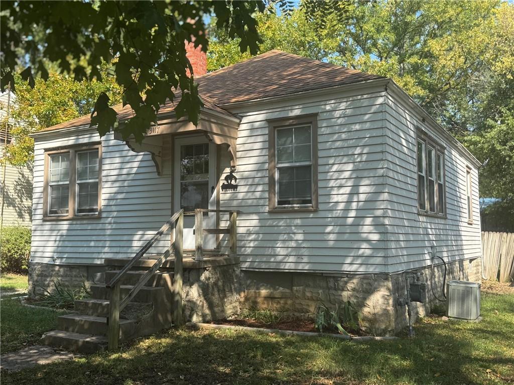 Listing Photo MLS #HMS2575905